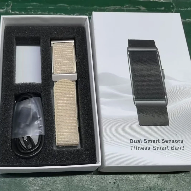 Long-lasting Body Temperature Health Monitoring Smart Bracelet — image 4