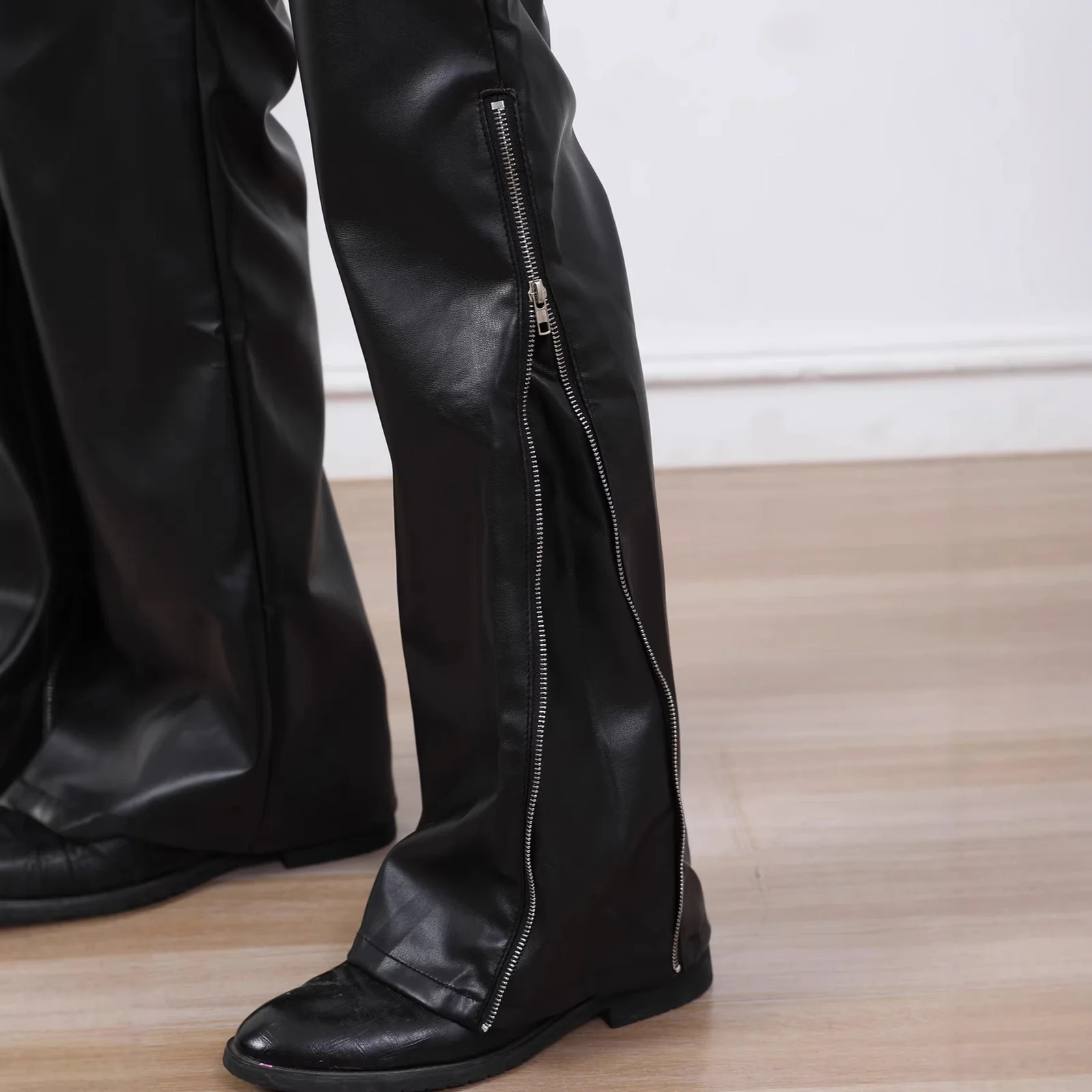 Men's Loose Casual Faux Leather Wide-leg Pants — image 2