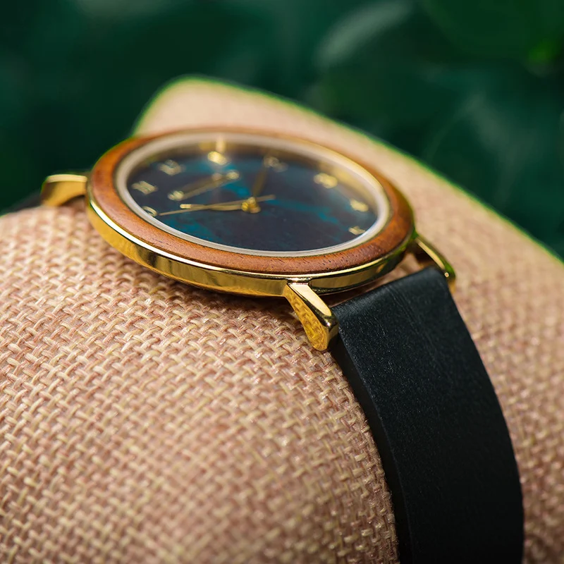 Mens And Womens Minimalist Wooden Watches — image 2
