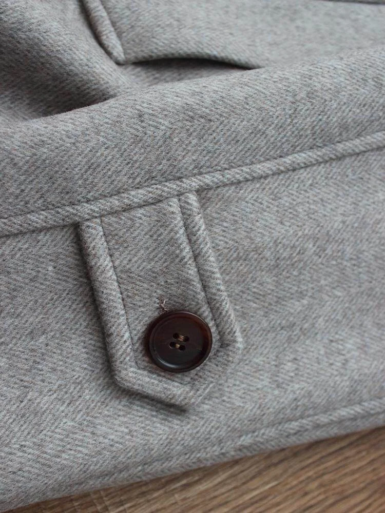 Mens Mid-length Wool Coat With Horn Buttons And A Lapel Collar — image 3