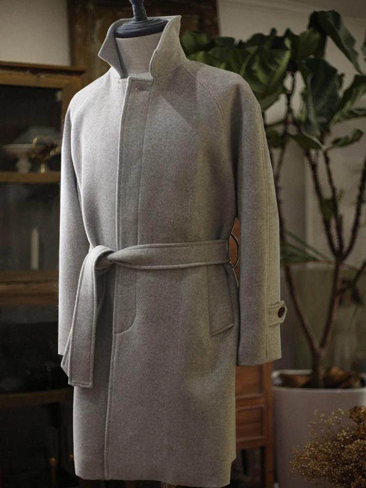 Mens Mid-length Wool Coat With Horn Buttons And A Lapel Collar — image 4