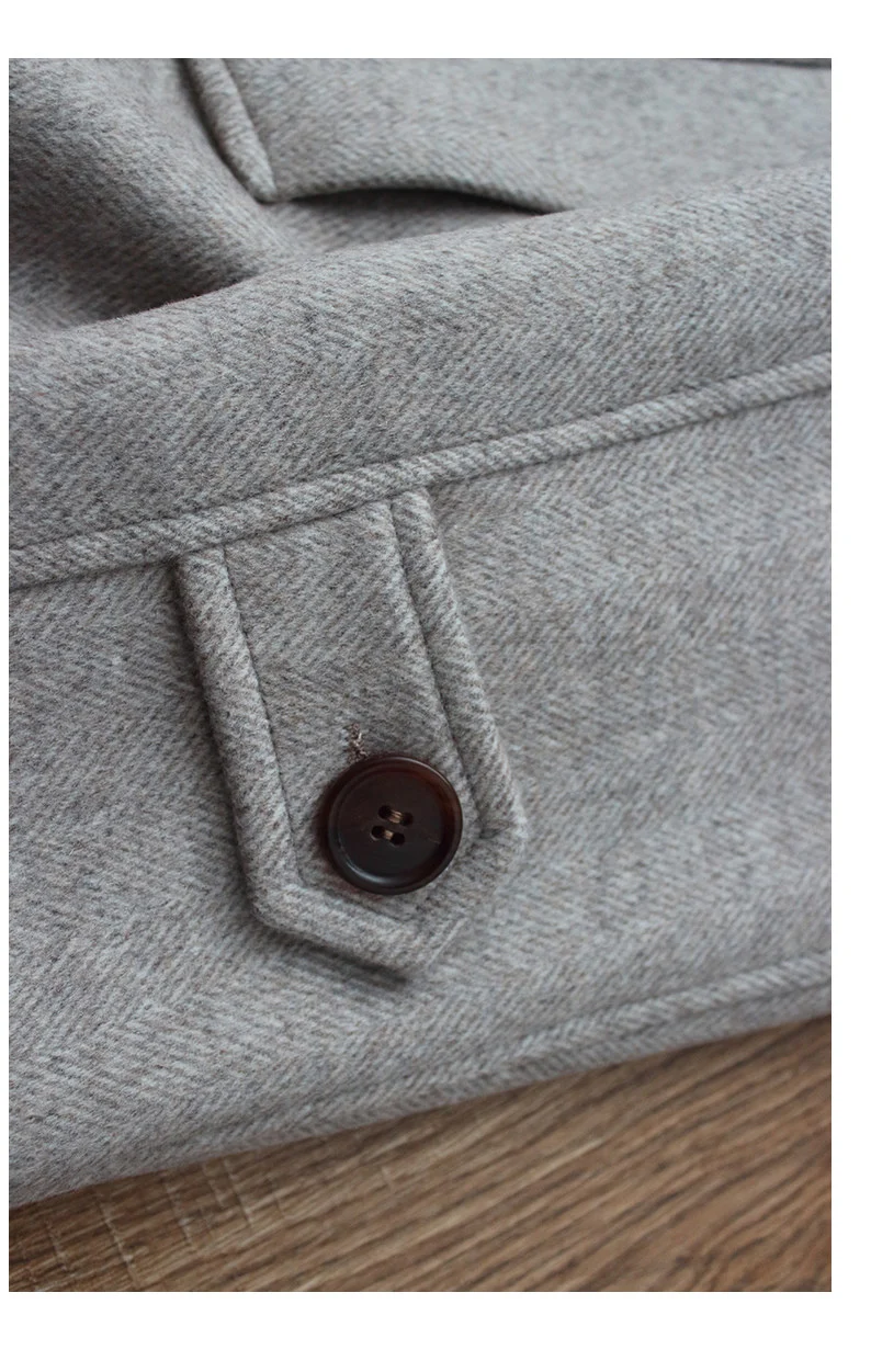 Mens Mid-length Wool Coat With Horn Buttons And A Lapel Collar — image 6