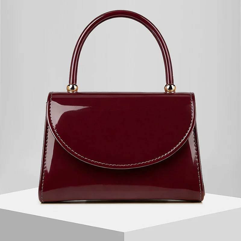 New Glossy Evening Clutch With A Chain Strap — image 3
