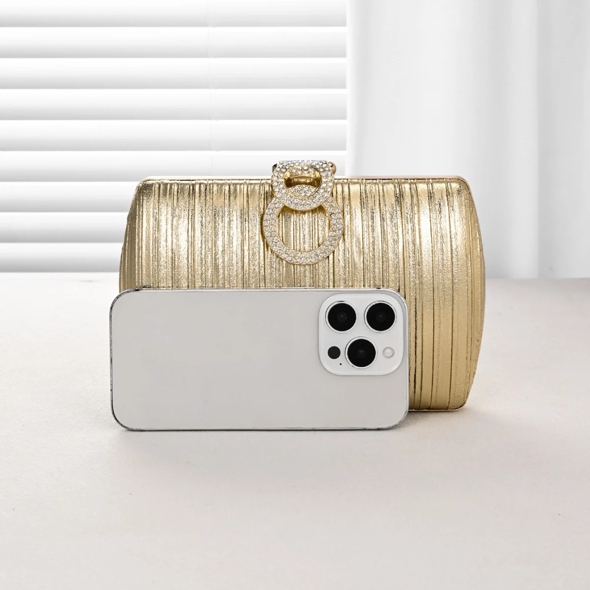 New Solid-color Pleated Evening Handbag For Women — image 2