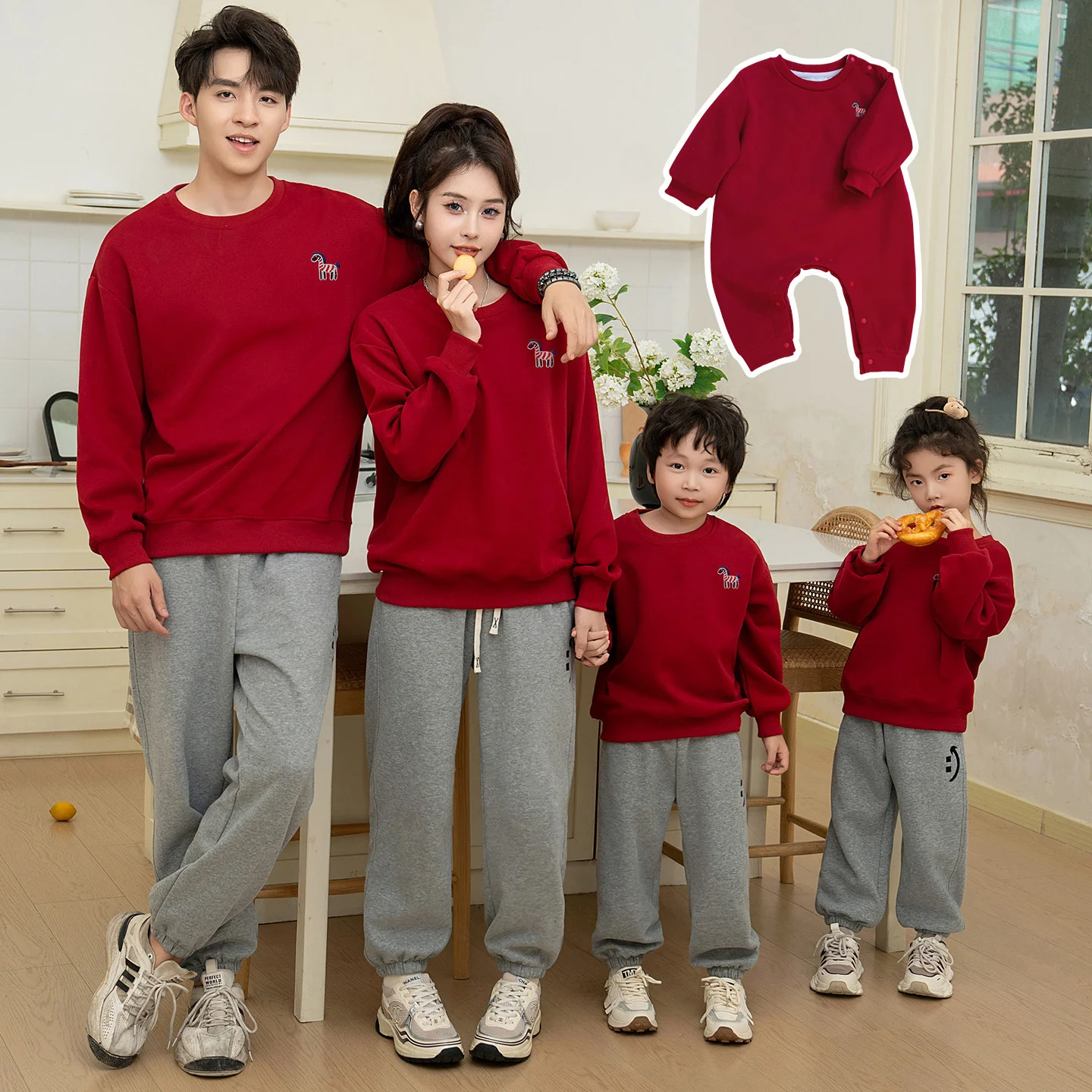 Parent-child Matching Cozy Long-sleeve Sweatshirt For Fall And Winter — image 7