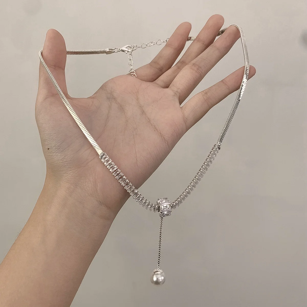 Pearl-studded Zircon Clavicle Necklace For Women Light Luxury Style — image 4