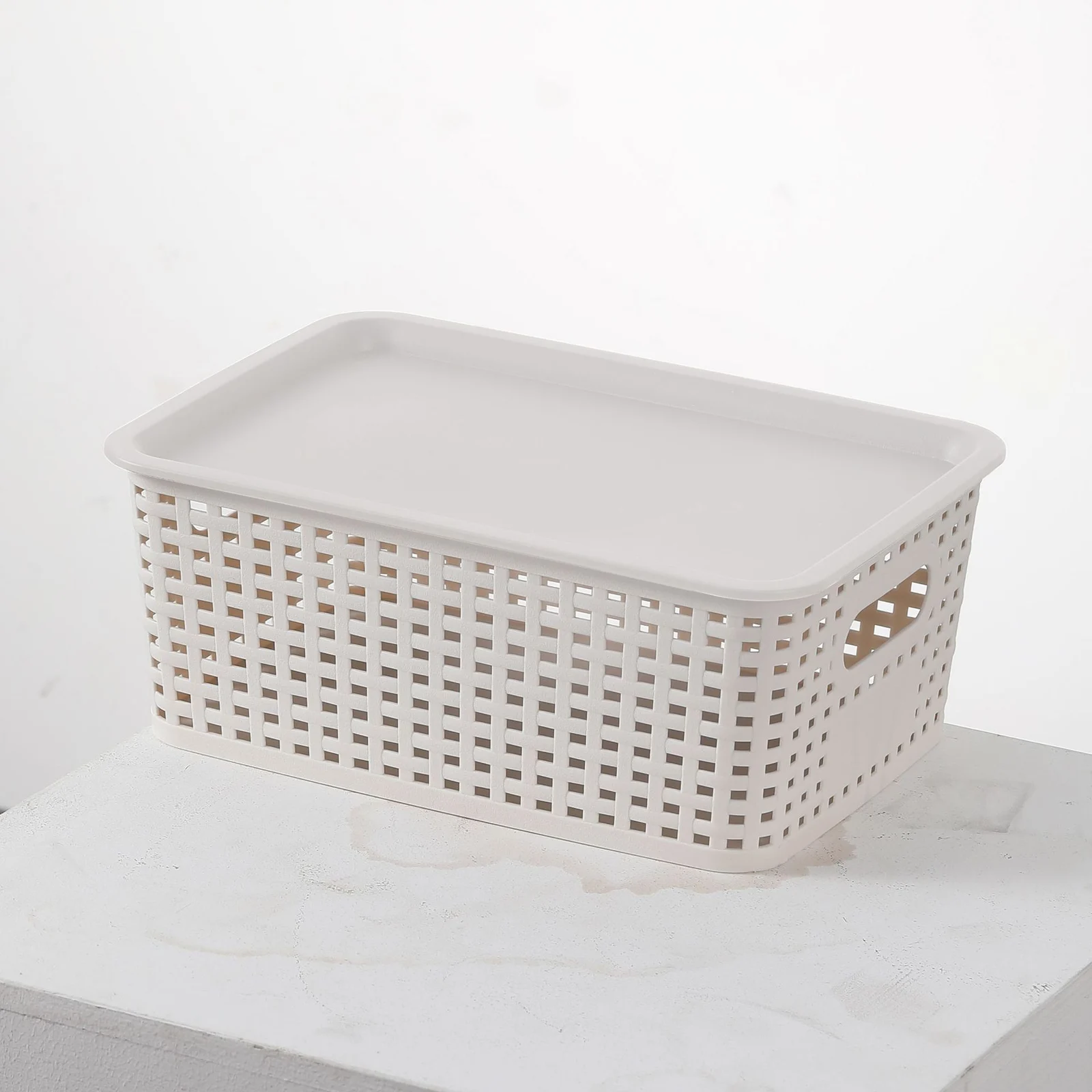Plastic Hollow-woven Storage Basket — image 2