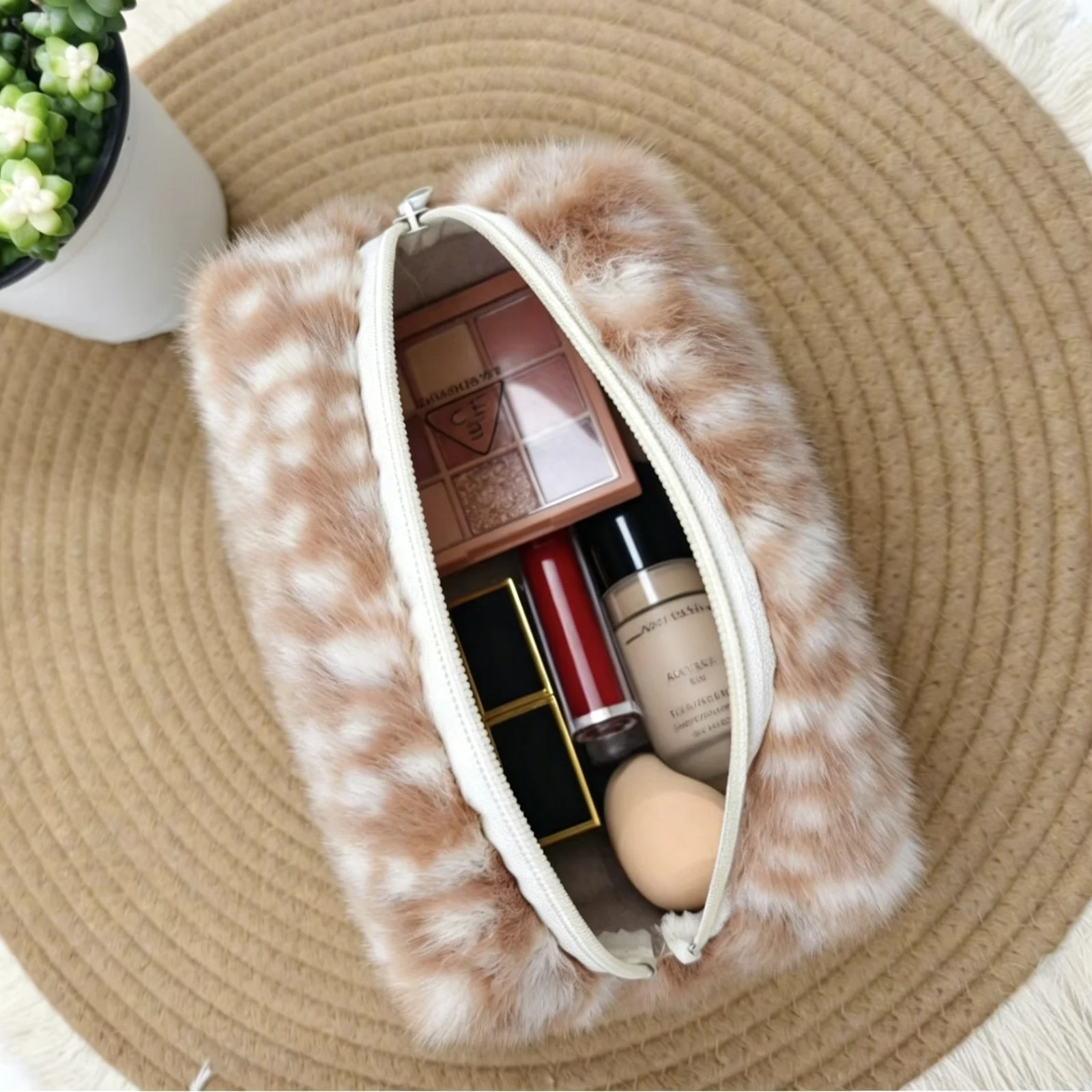 Portable, Premium-feel Plush Fawn-patterned Makeup Bag — image 4