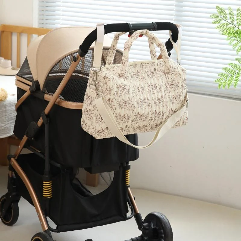 Quilted Floral Single-piece Portable Organizer Bag — image 4