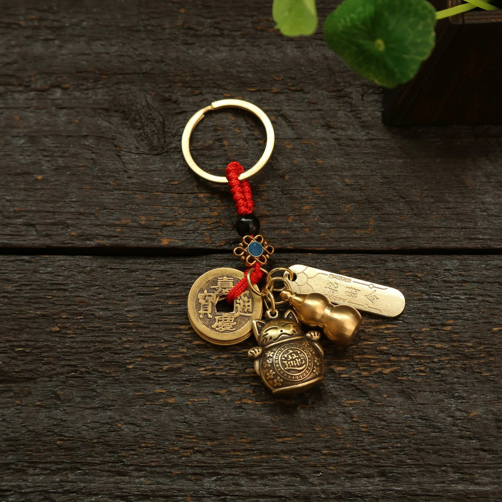 Retro Car Pendant For Men And Women — image 3