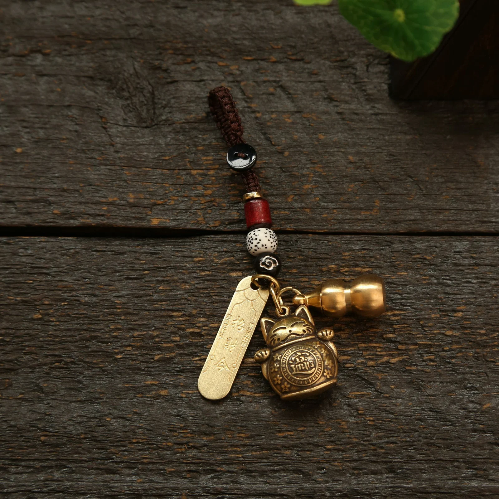 Retro Car Pendant For Men And Women — image 2