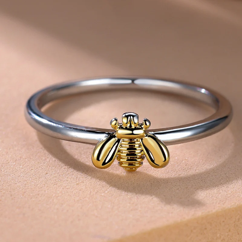 Retro Exquisite And Chic Petite Animal Ring — image 4