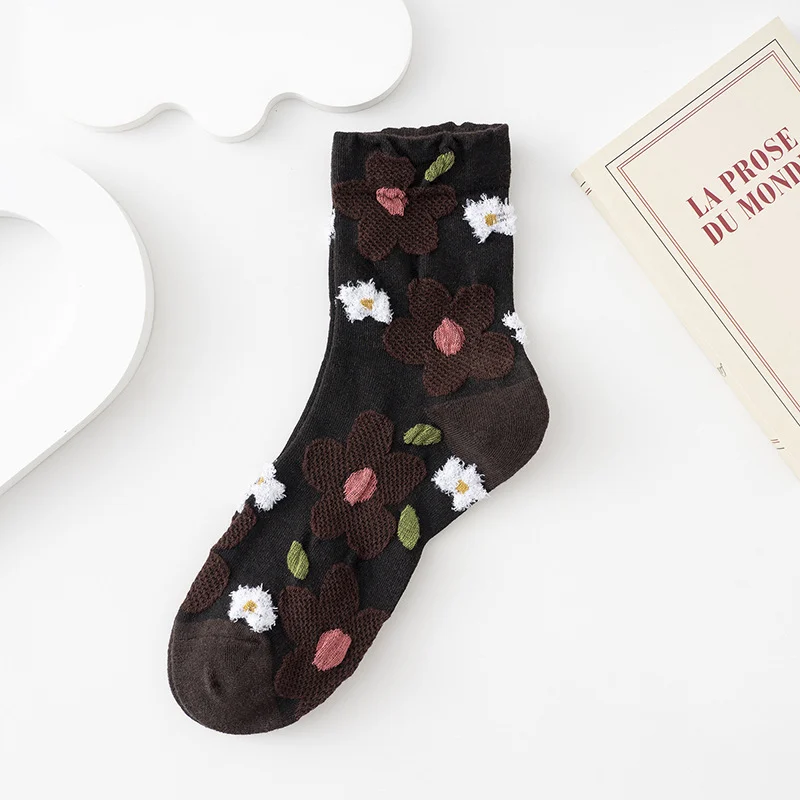 Retro Floral Mid-calf Womens Socks — image 4