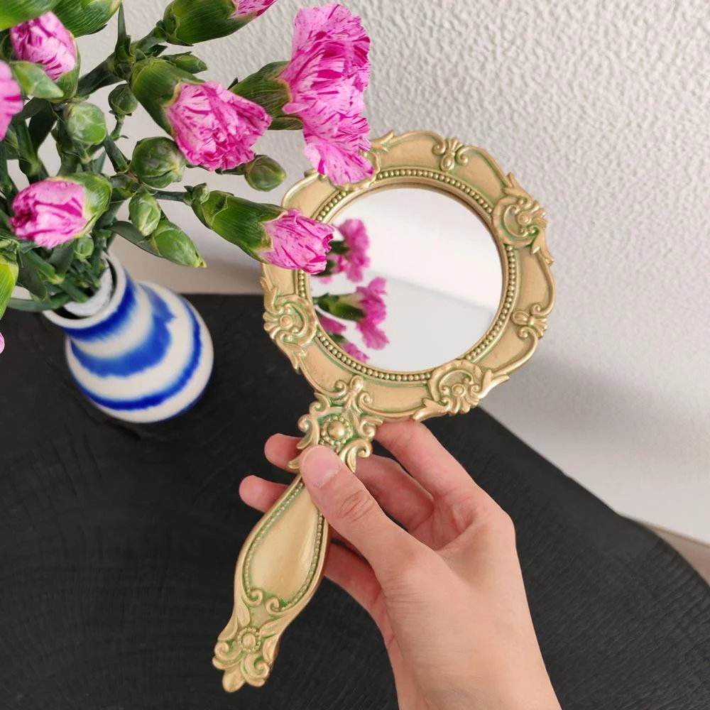 Retro Resin Cosmetic Handle Mirror — image 4