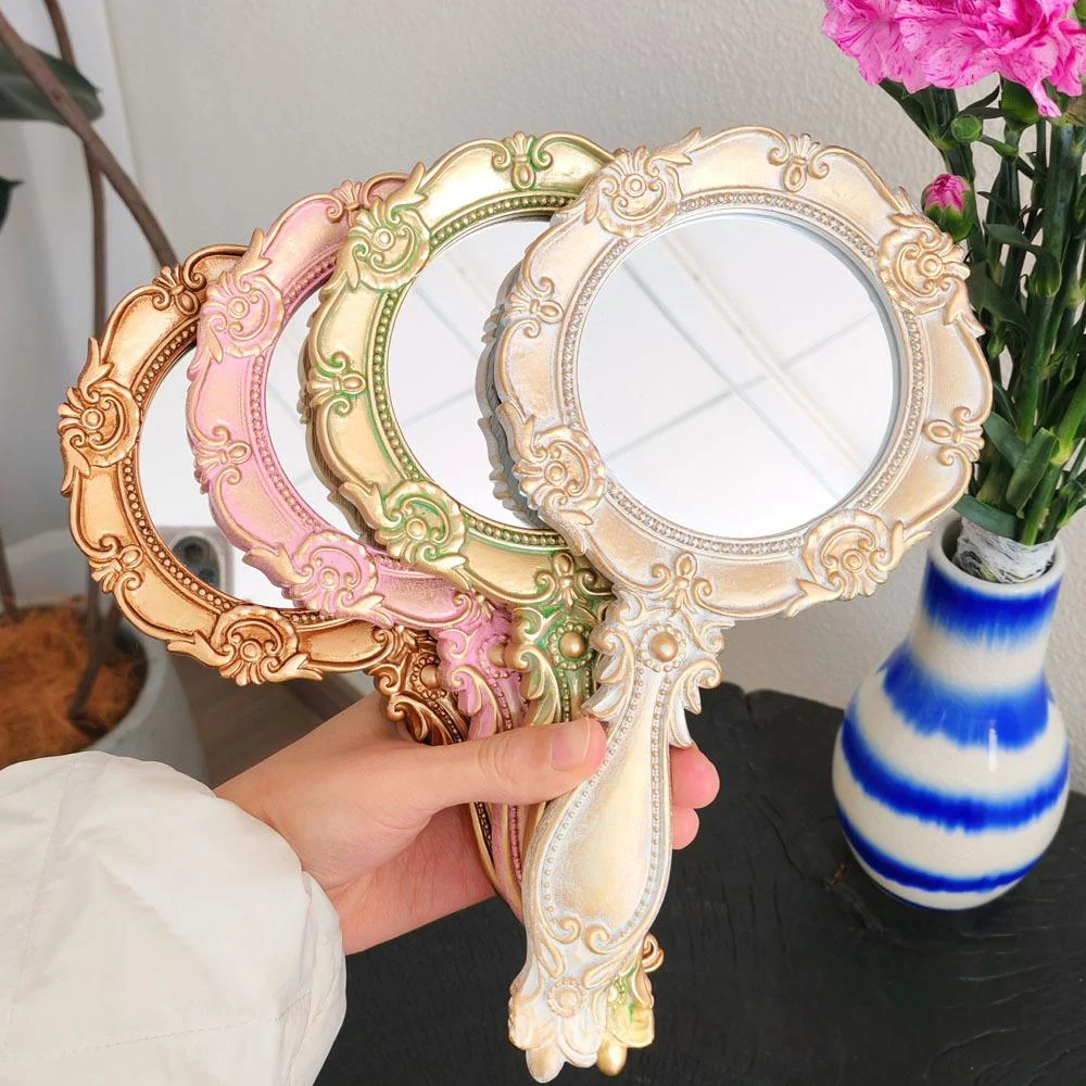 Retro Resin Cosmetic Handle Mirror — image 2