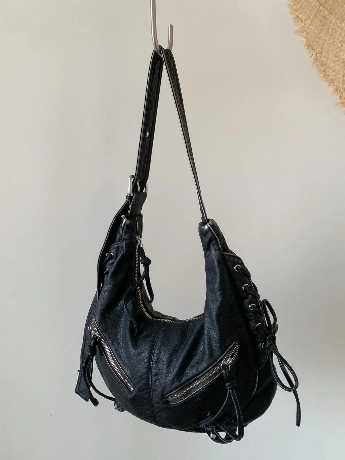 Retro-style Fashionable Minimalist Casual Large-capacity Shoulder Bag — image 2