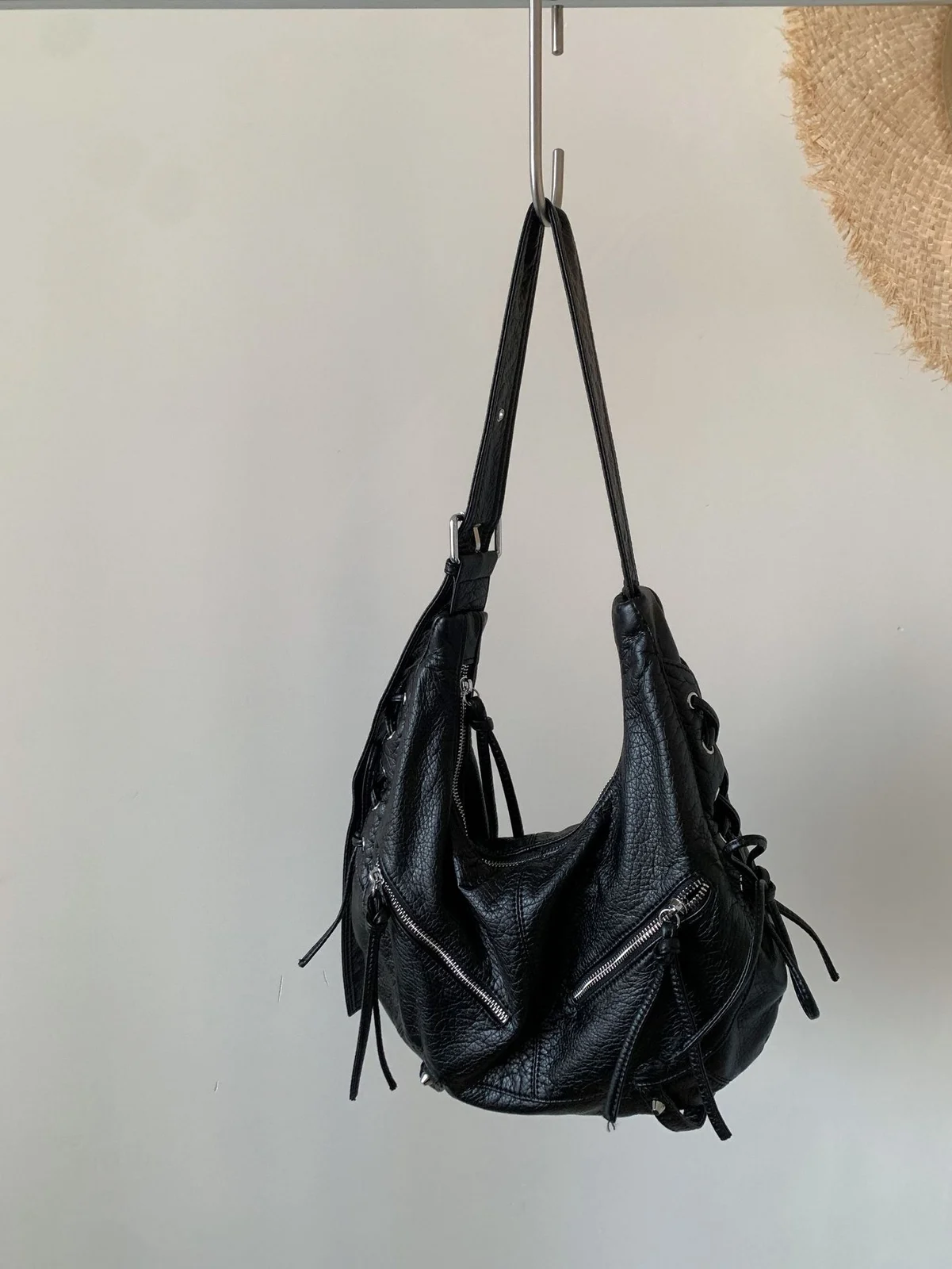 Retro-style Fashionable Minimalist Casual Large-capacity Shoulder Bag — image 4