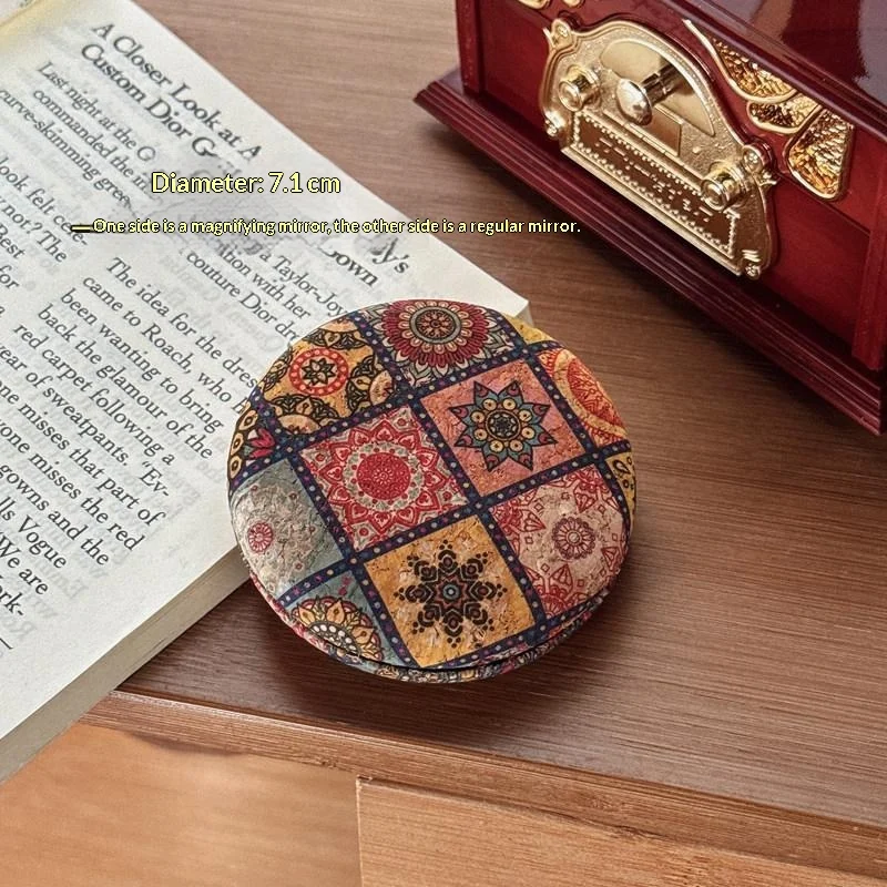 Retro-style Portable Compact Mirror — image 6