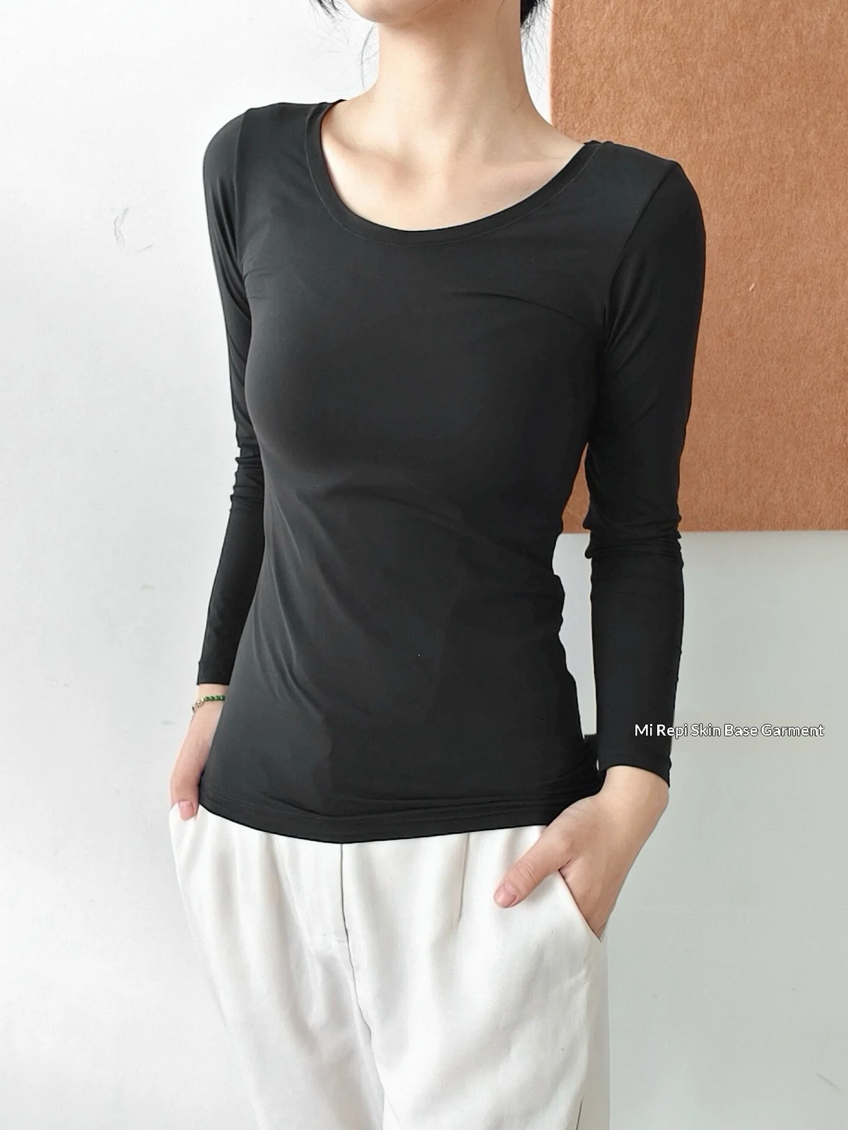 Round-neck Slim-fit Figure-flattering Long Sleeves — image 4
