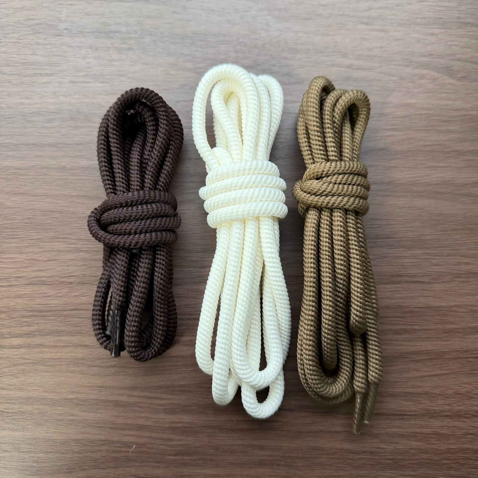 Round Solid-color Ribbed Shoelaces — image 3