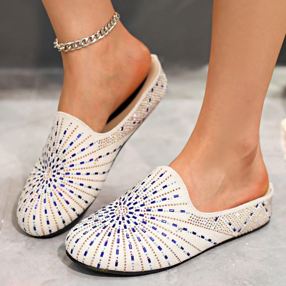 Round-toe Colorful Rhinestone Outerwear Flat Mule For Women — image 5