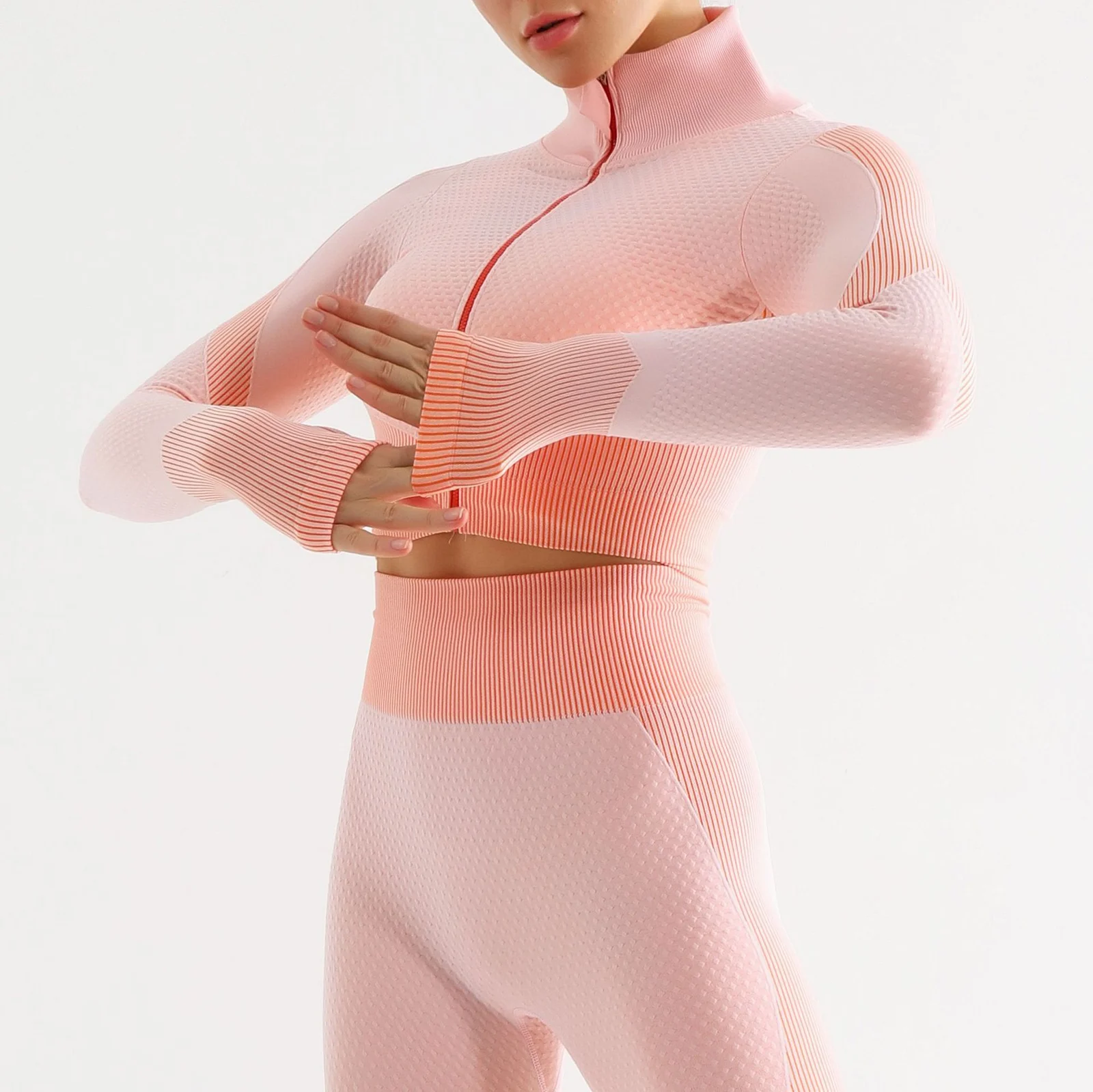 Seamless One-piece Knitted Three-piece Sports Yoga Set Vest And Outerwear — image 7
