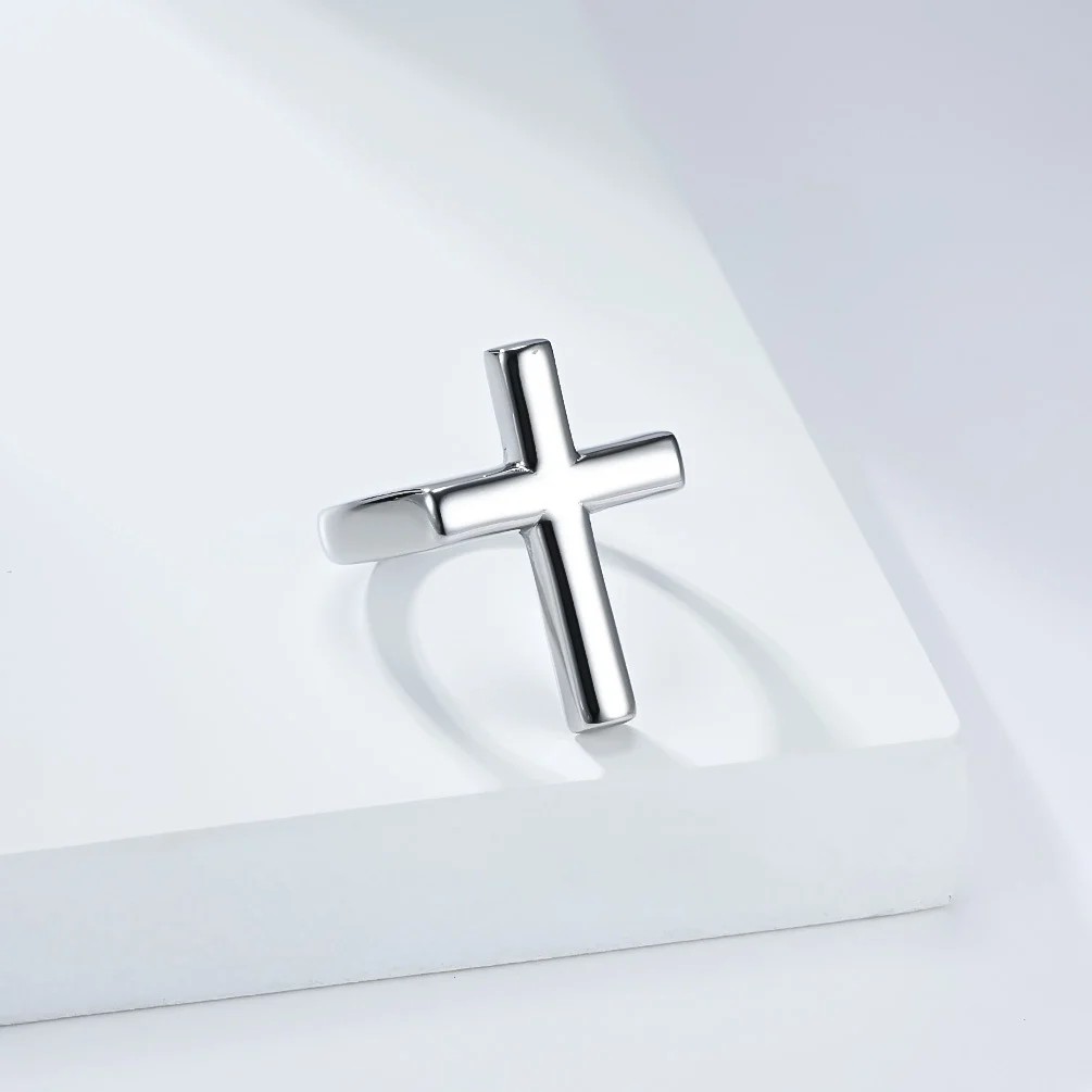 Simple Glossy Titanium Steel Ring With 18K Gold Platingstreet-style Niche Design For… — image 3