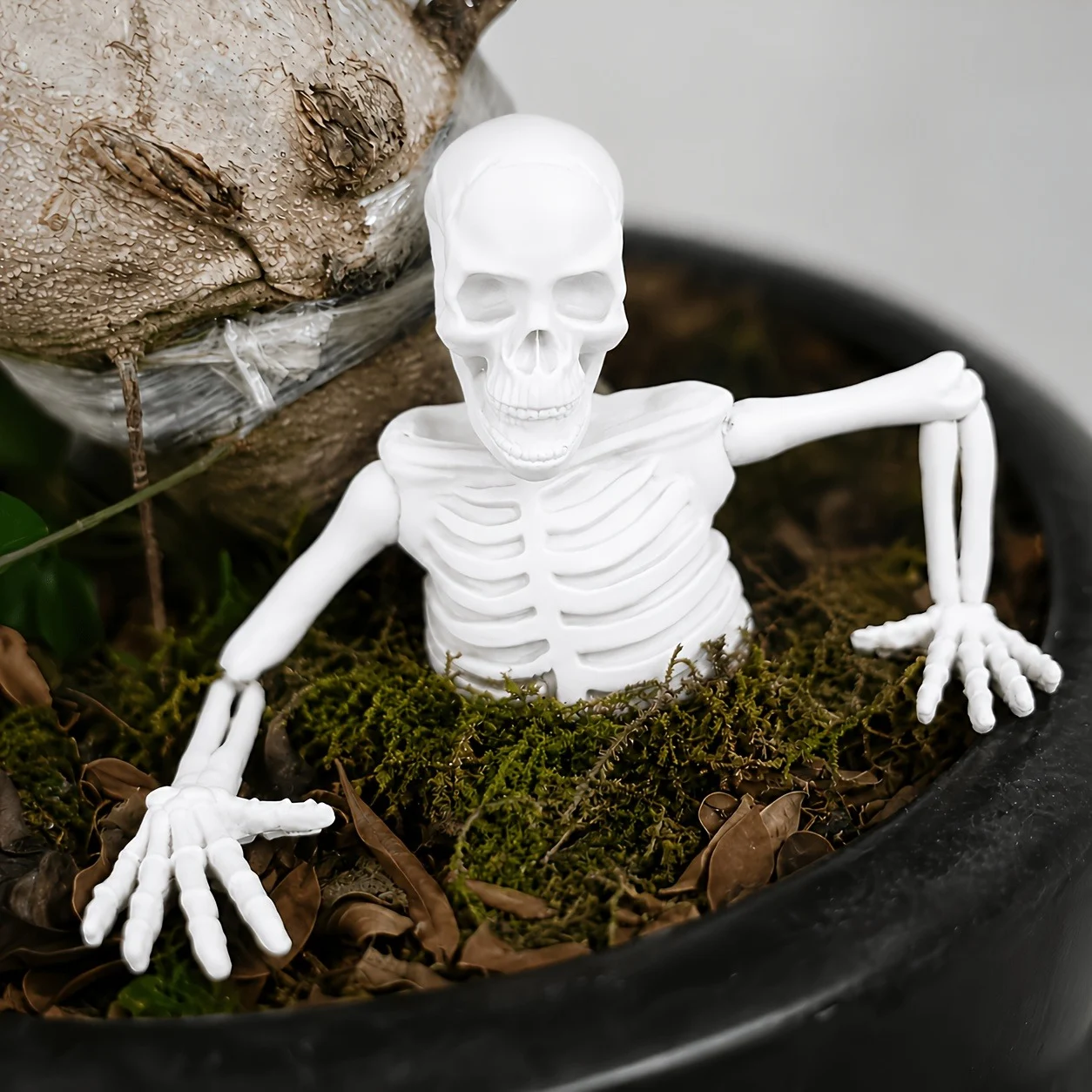 Skeleton Planter Decor, Halloween Garden Ornament, Creepy Skull Plant Pot Decoration… — image 4