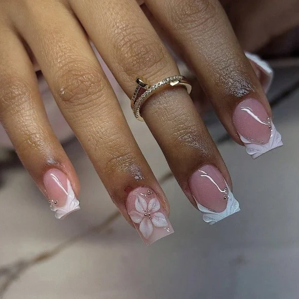 Sweet French-style Womens Wearable Nails — image 4