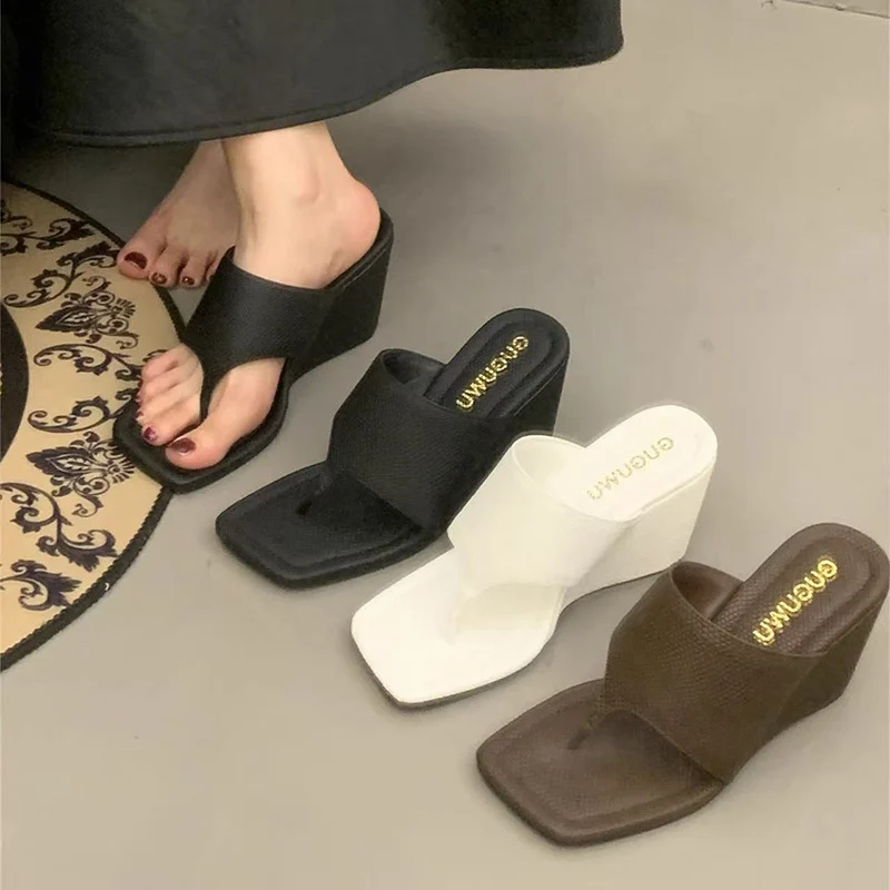 Wedge-heel Open-toe Flip-flops For Women — image 4