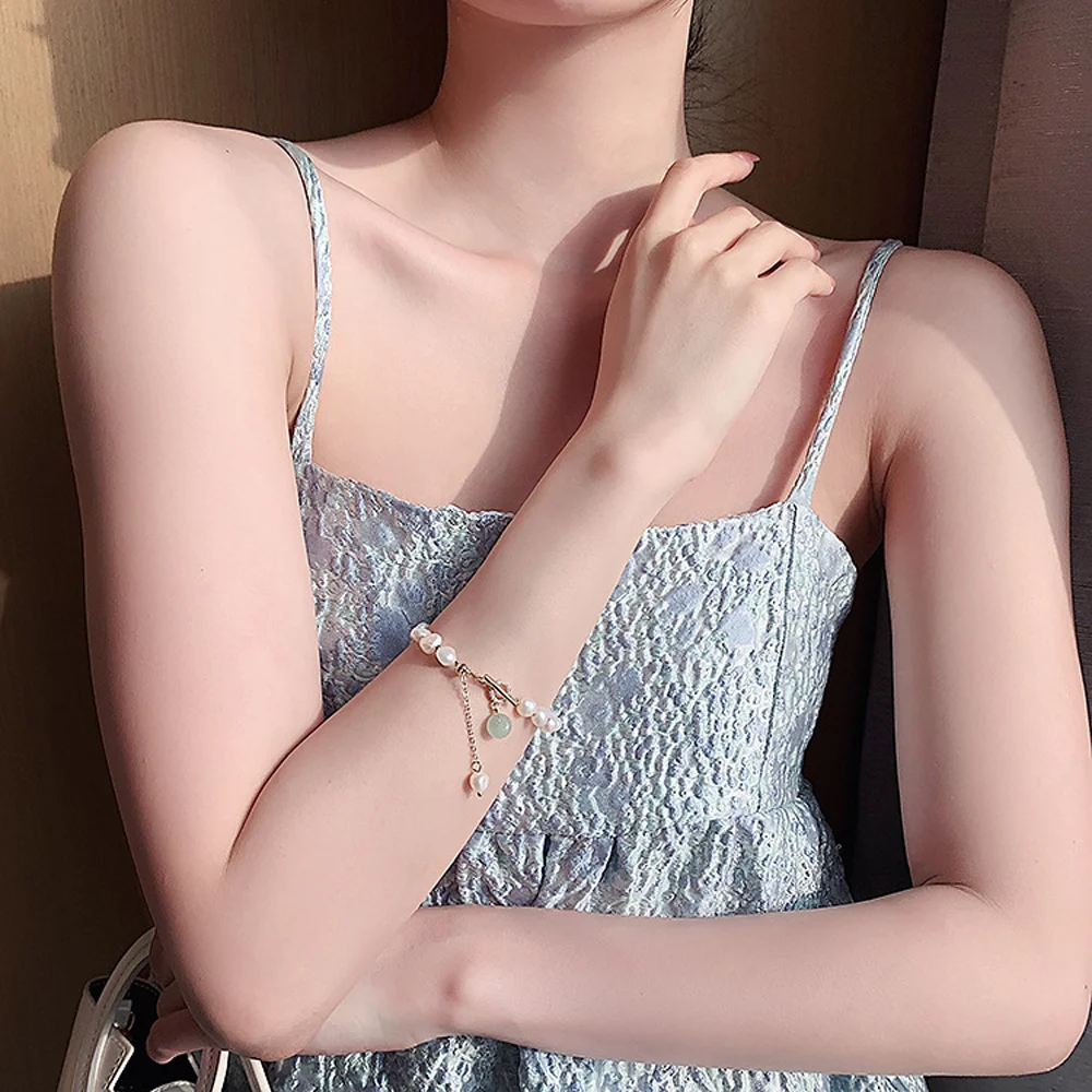 Women Irregular Freshwater Pearl Adjustable Bracelet — image 3