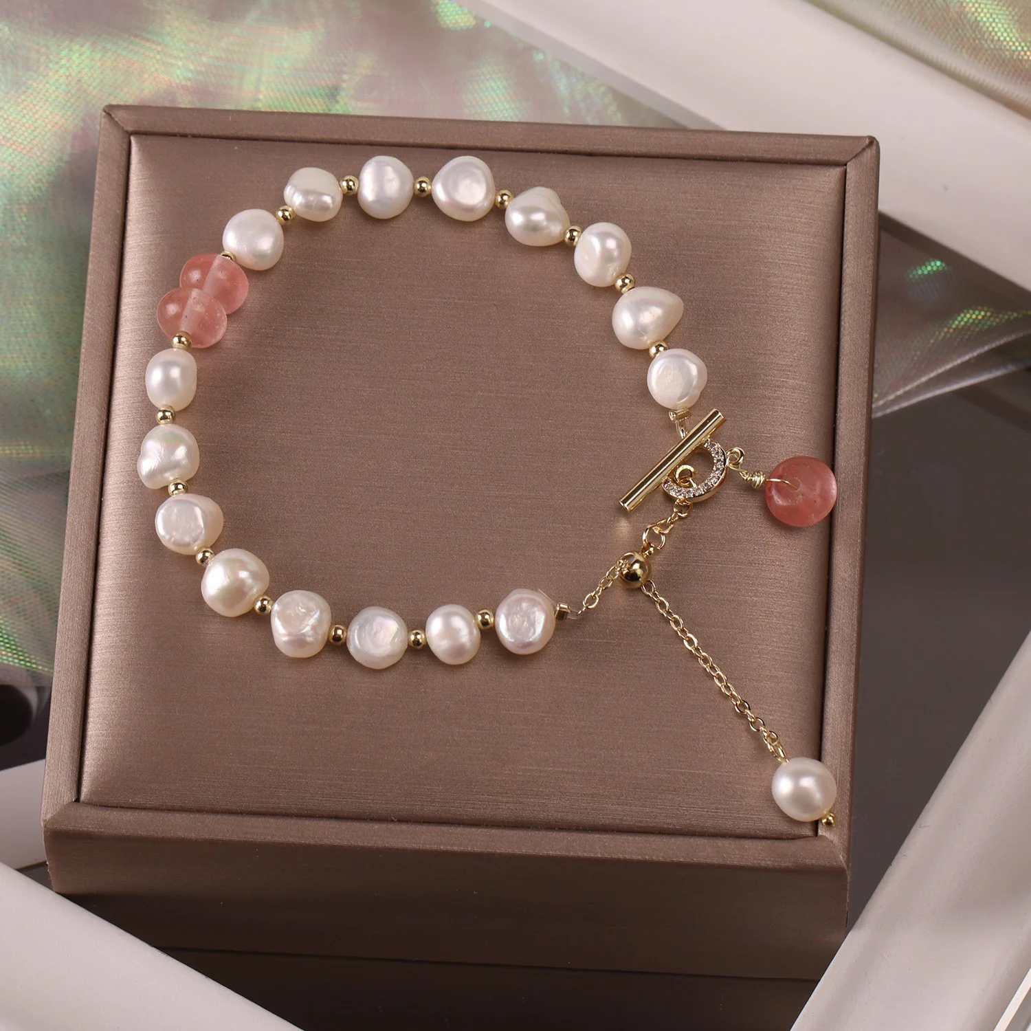 Women Irregular Freshwater Pearl Adjustable Bracelet — image 7