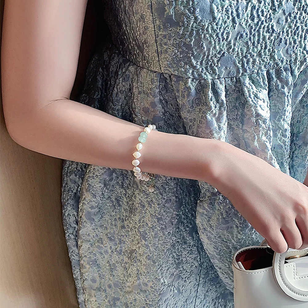 Women Irregular Freshwater Pearl Adjustable Bracelet — image 6