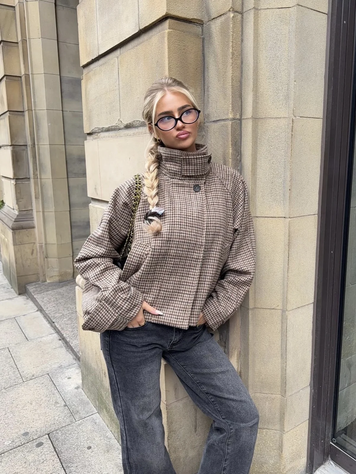 Womens Casual Wool Coat With A Stand-up Collar — image 3