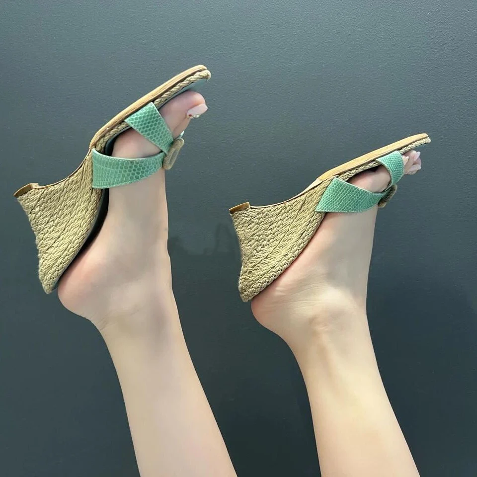 Womens French-style Cross-strap Woven Wedge Open-toe Sandals — image 4