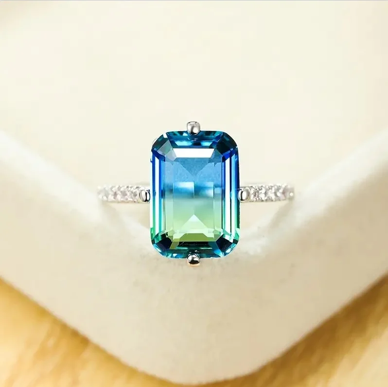 Womens Luxurious Blue Rectangular Ring — image 2