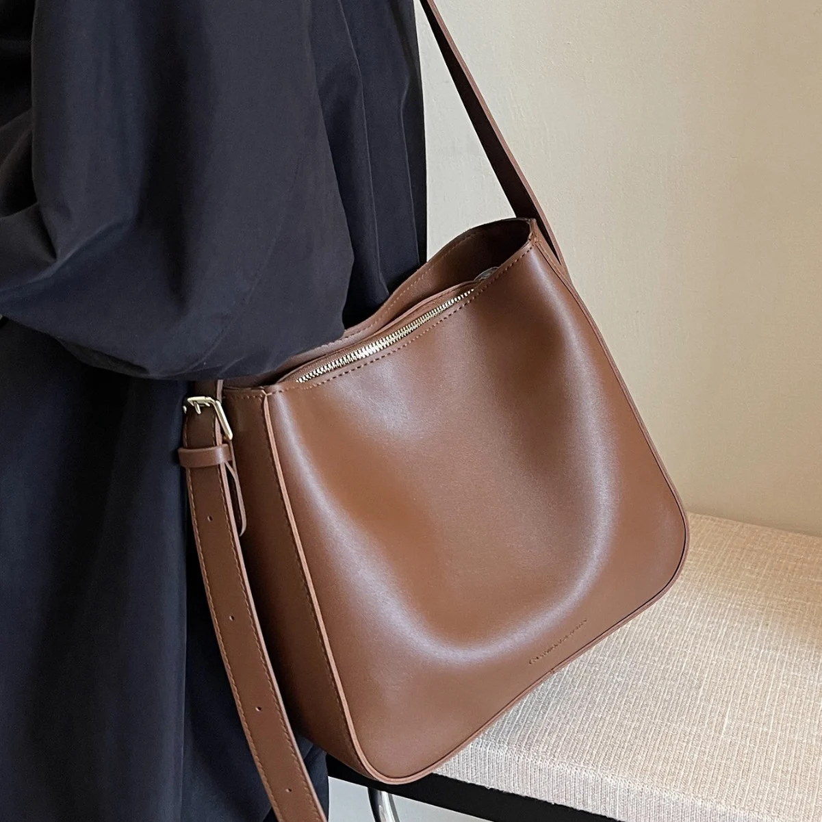 Womens PU Leather Bag Luxurious And High-end Large-capacity Shoulder Crossbody — image 6