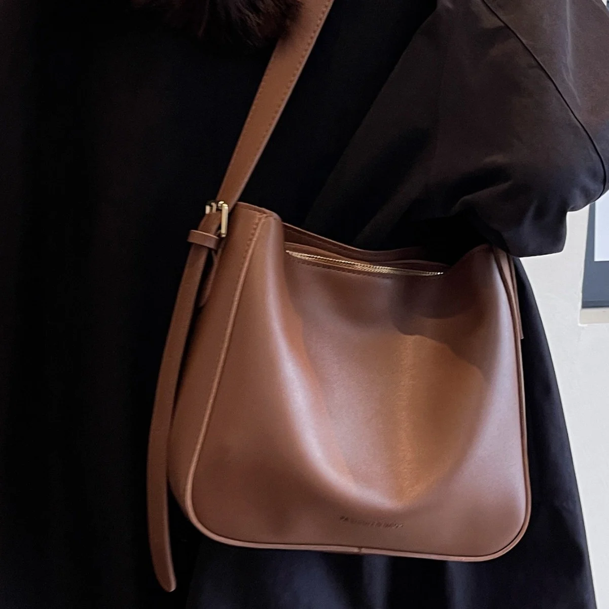 Womens PU Leather Bag Luxurious And High-end Large-capacity Shoulder Crossbody — image 5