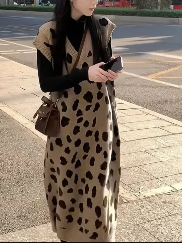Womens Relaxed-fit Leopard-print Knitted Fashion Midi Vest Dress — image 1