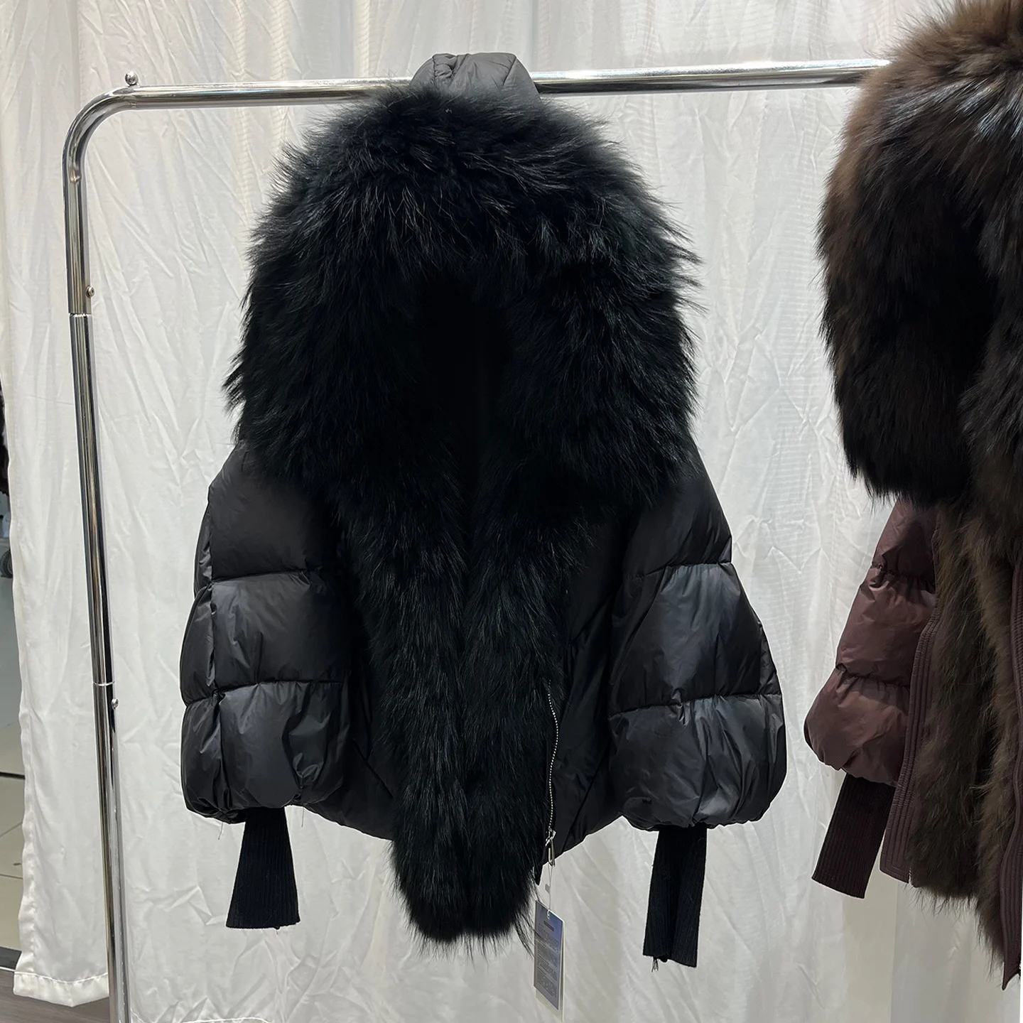 Womens Short Fashionable Thick Warm Fur Coat — image 1