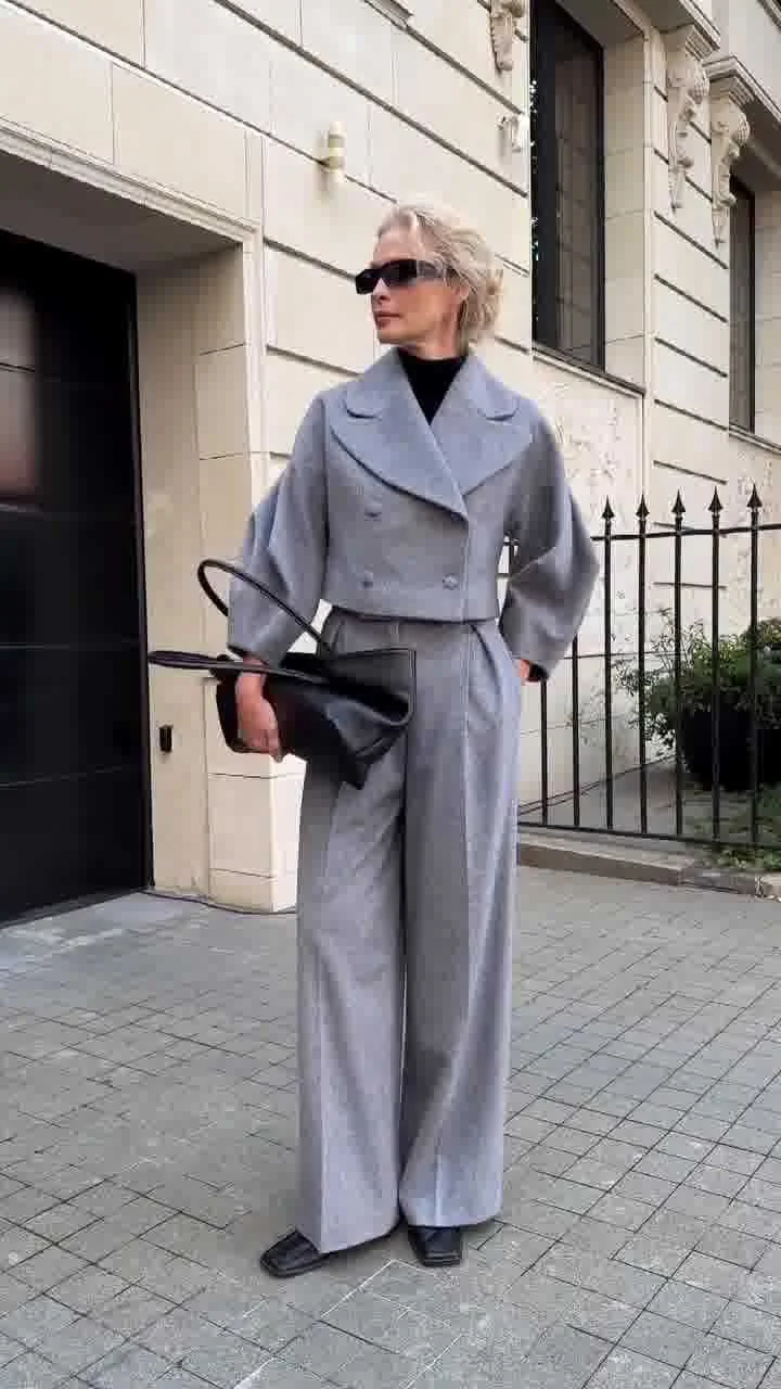 Womens Solid-color Lapel, Defined-waist, Slimming Blazer And Elegant Commuter Suit Set — image 2