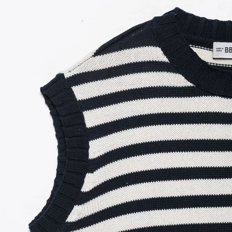 Womens Striped Knitted Asymmetric Hem Tank Top — image 4