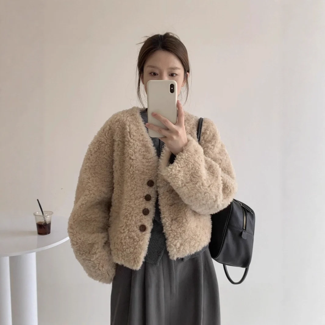 Womens V-neck Short Loose Padded Lambswool Coat — image 4
