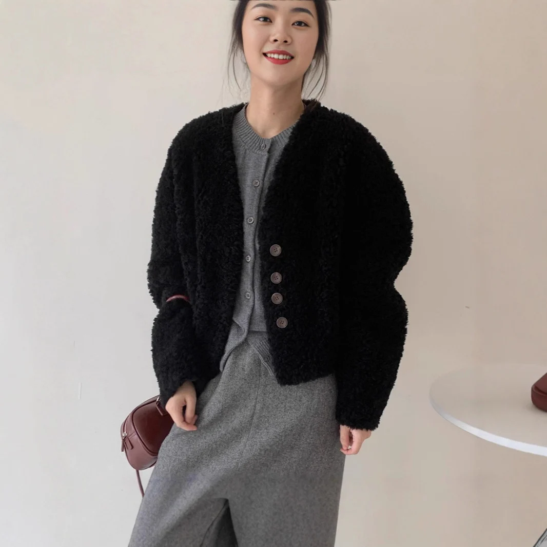 Womens V-neck Short Loose Padded Lambswool Coat — image 2